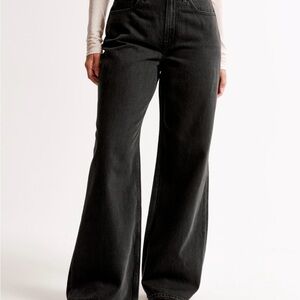 Women's Black Wide-Leg Jeans
